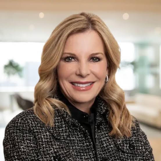 Donna LaVoie